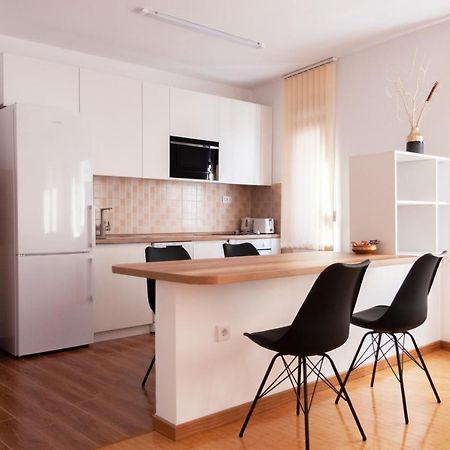 Lux Family Apartment Vidanovic ปิโรต์ ภายนอก รูปภาพ