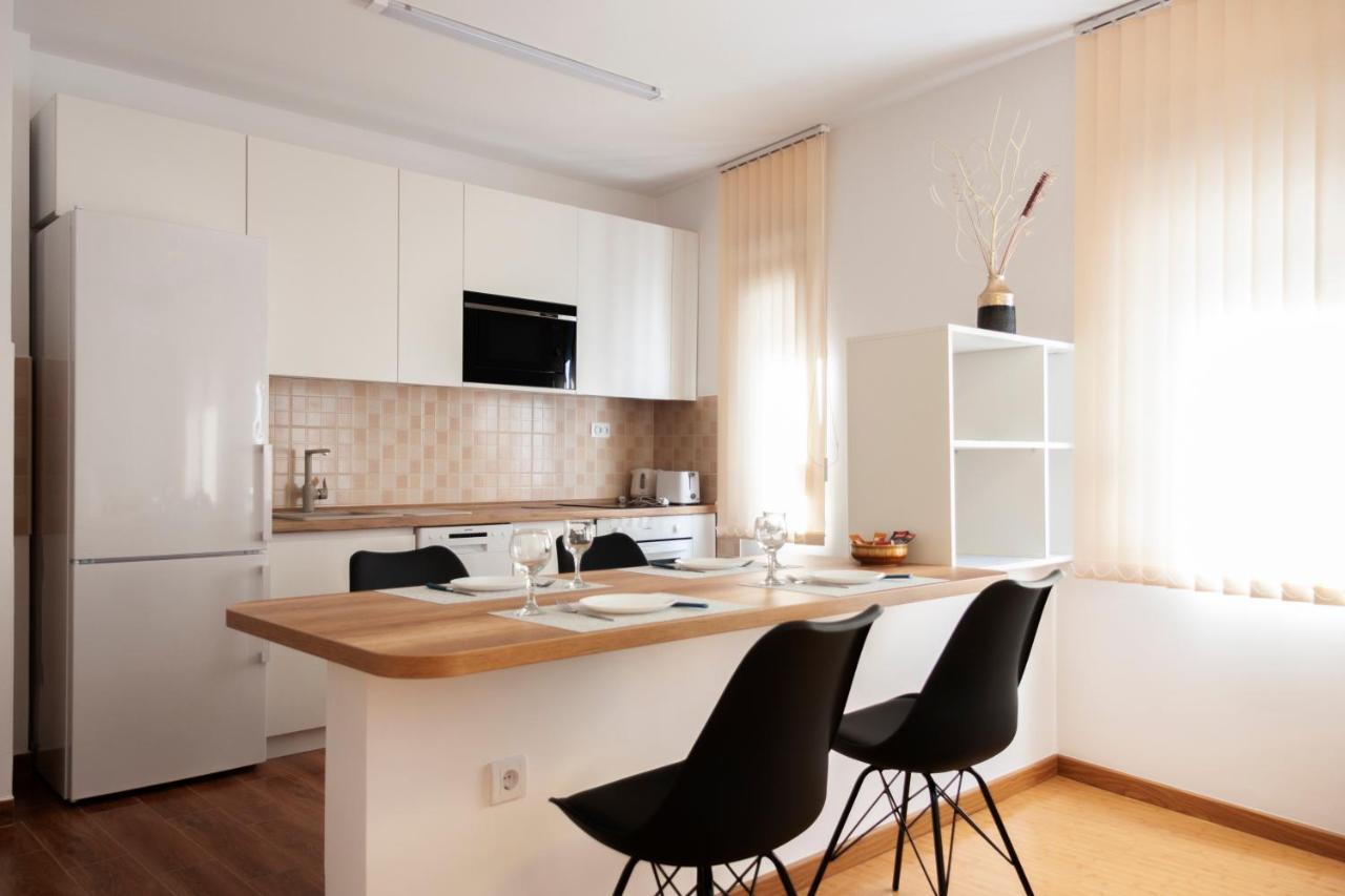 Lux Family Apartment Vidanovic ปิโรต์ ภายนอก รูปภาพ