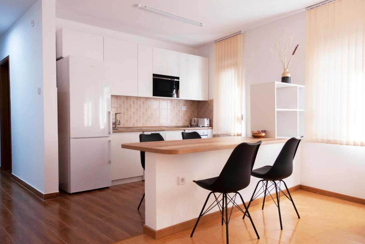 Lux Family Apartment Vidanovic ปิโรต์ ภายนอก รูปภาพ