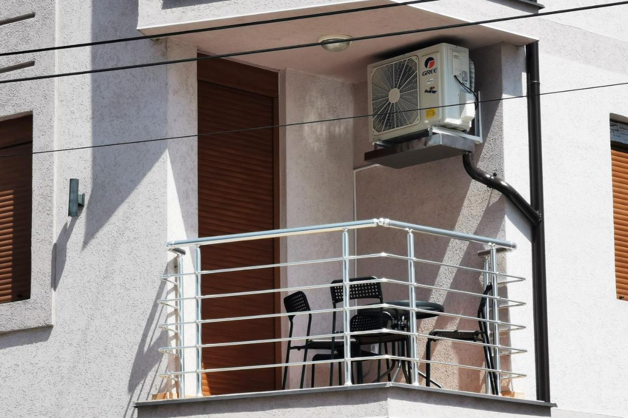 Lux Family Apartment Vidanovic ปิโรต์ ภายนอก รูปภาพ